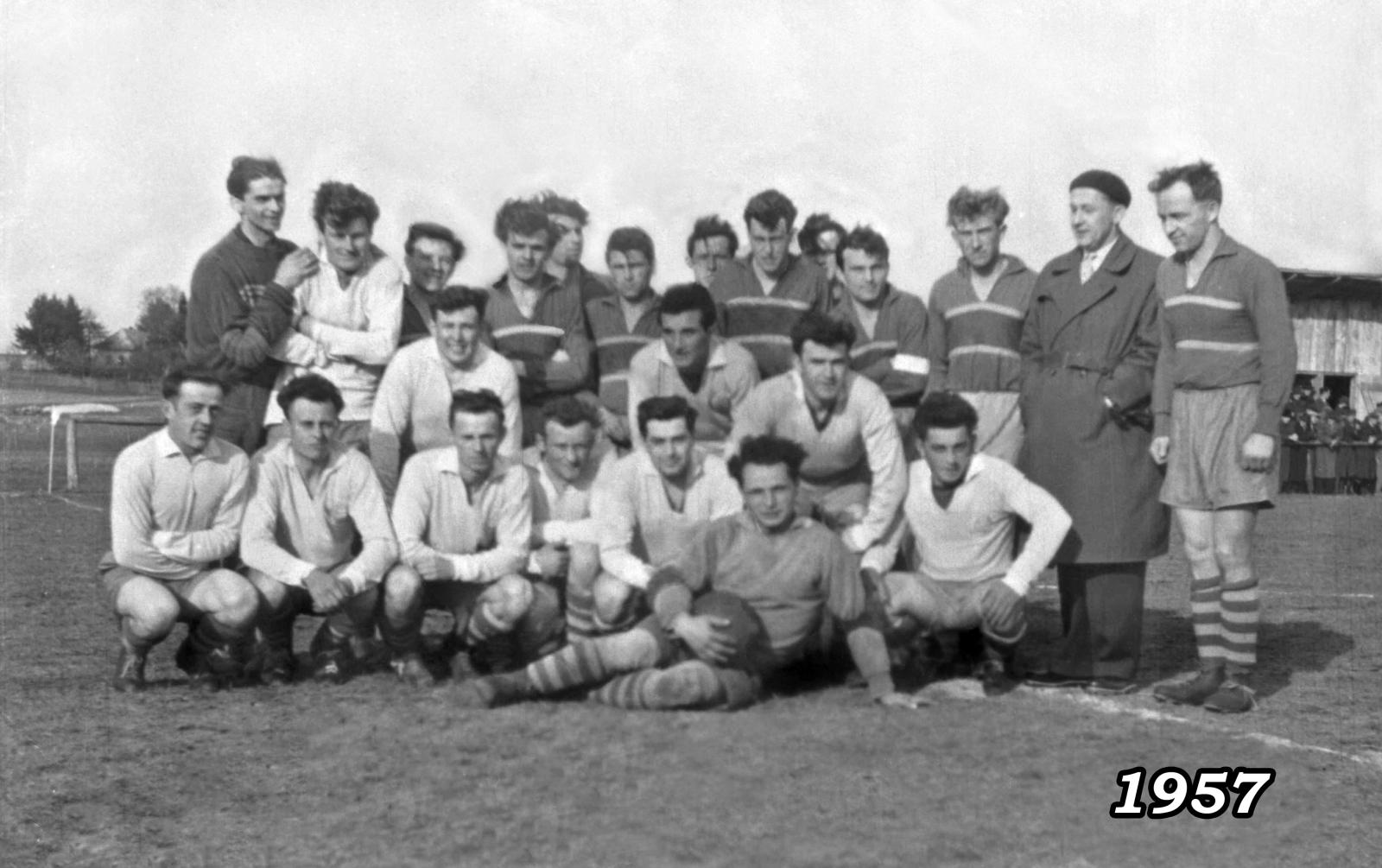 Fotogaléria HISTÓRIA TJ DRUŽSTEVNÍK DUBOVÉ VO FOTOGRAFIÁCH /pripravil Dušan Vereš, úprava fotografií Peter Lettrich/ (81) HISTÓRIA TJ DRUŽSTEVNÍK DUBOVÉ VO FOTOGRAFIÁCH /pripravil Dušan Vereš, úprava fotografií Peter Lettrich/